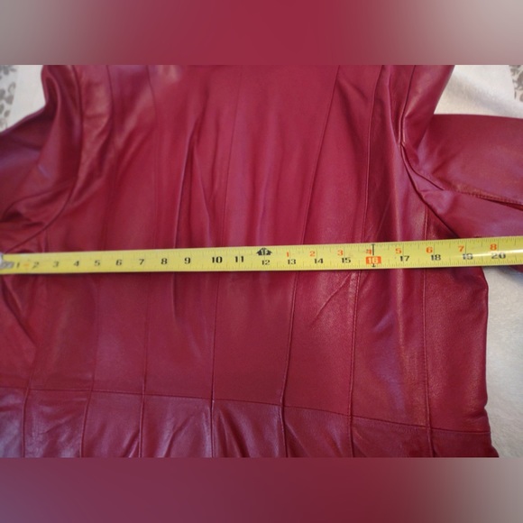 Ladies Genuine Leather Red Jacket - Picture 7 of 8